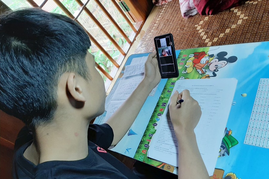 Viettel kịp thời phủ sóng 4G nơi nam sinh dựng lán học bài ở Nghệ An