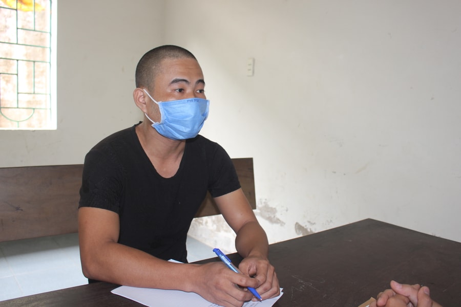 Nam thanh niên dùng facebook ảo lừa bán sim số đẹp và khẩu trang giá rẻ