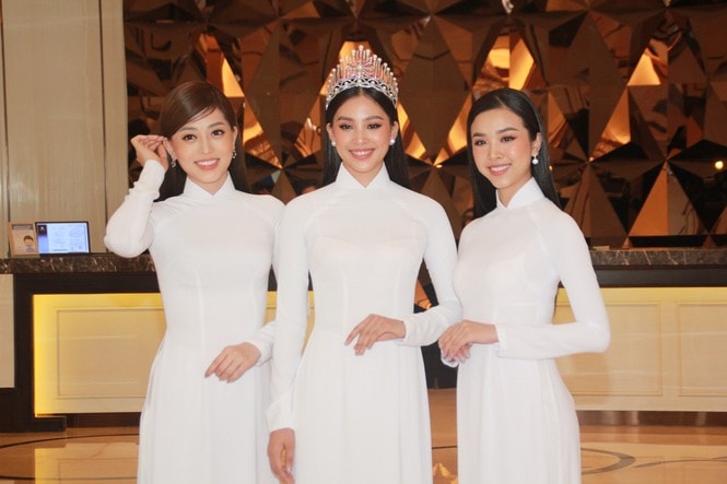 Dàn hoa hậu diện áo dài trắng, khoe sắc tại họp báo Hoa hậu Việt Nam 2020