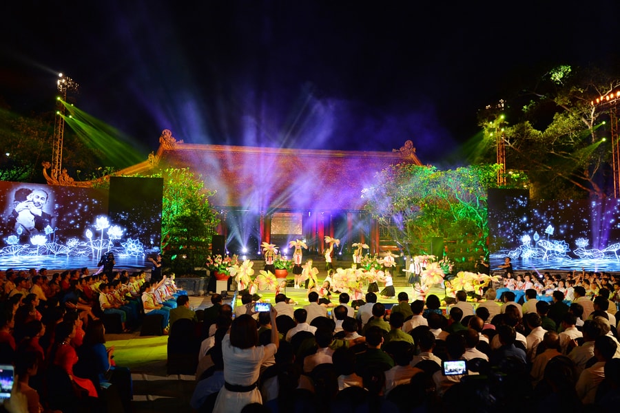 Xúc động, ấn tượng cầu truyền hình: 'Hồ Chí Minh - Sáng ngời ý chí Việt Nam'