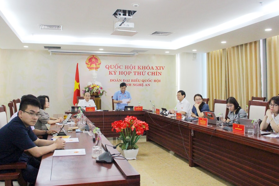 Đoàn ĐBQH Nghệ An đóng góp ý kiến xây dựng Luật Ban hành văn bản quy phạm pháp luật