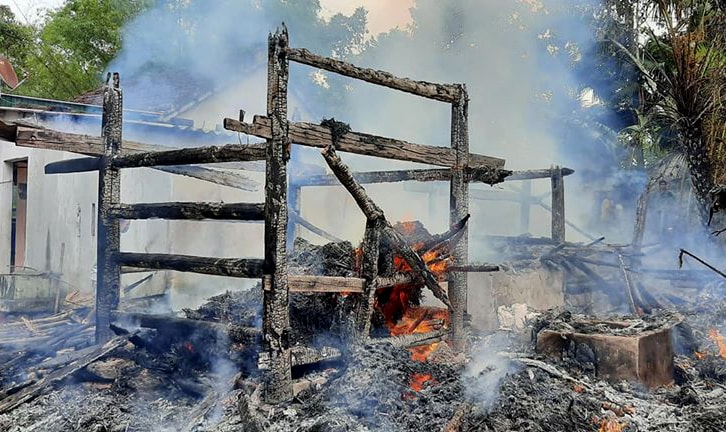 Chập điện gây cháy rụi chuồng trâu, gà vịt của hai ông bà già