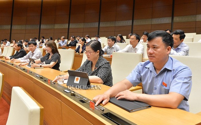 Quốc hội biểu quyết thông qua Luật Đầu tư sửa đổi, cấm kinh doanh dịch vụ đòi nợ