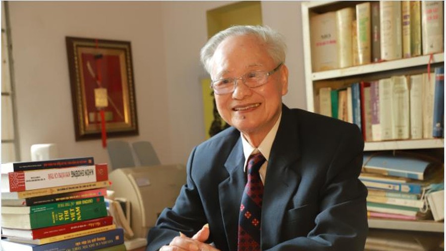 GS.TSKH Phan Đăng Nhật và cuộc hồi sinh sử thi Việt