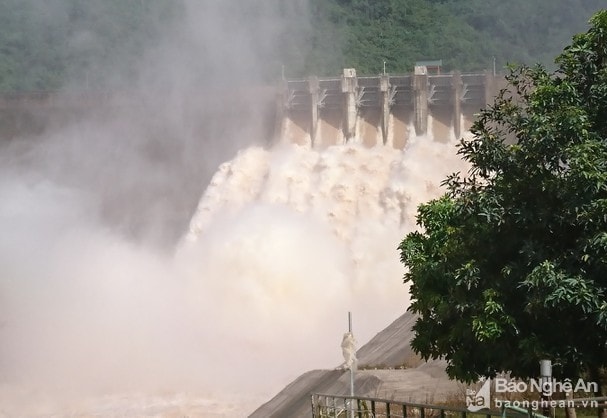 Thủy điện Bản Vẽ lắp đặt 12 trạm đo mưa trên nước bạn Lào