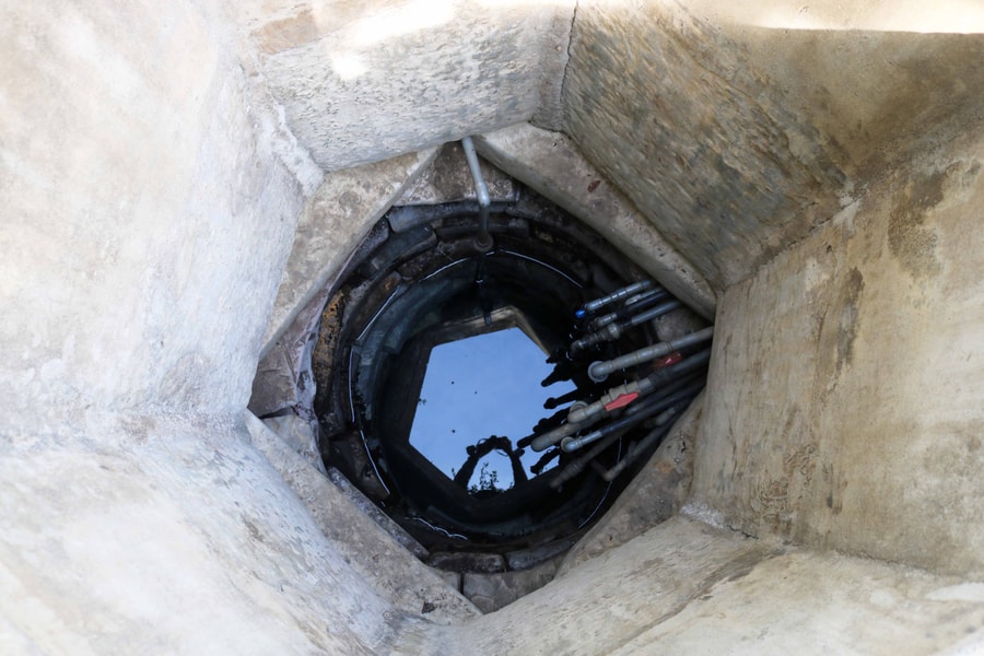 Cận cảnh ghép đá độc đáo trong lòng giếng cổ hàng trăm năm tuổi ở Nghệ An