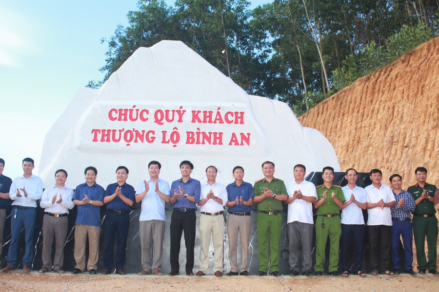 Anh Sơn khánh thành công trình biển hiệu địa phận huyện