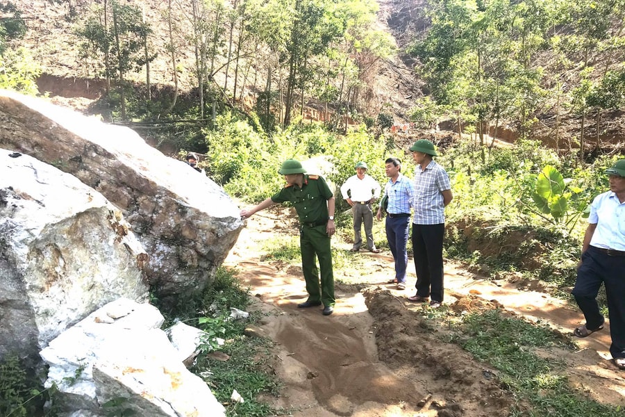 Phản ánh tình trạng khai thác trái phép quặng đá ở xã Châu Hồng của Báo Nghệ An là chính xác!