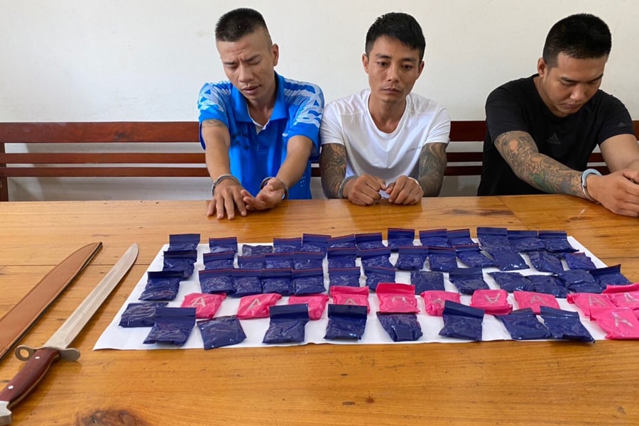 Rượt đuổi trong rừng đêm, tóm gọn nhóm đối tượng dùng xe sang vận chuyển ma túy 