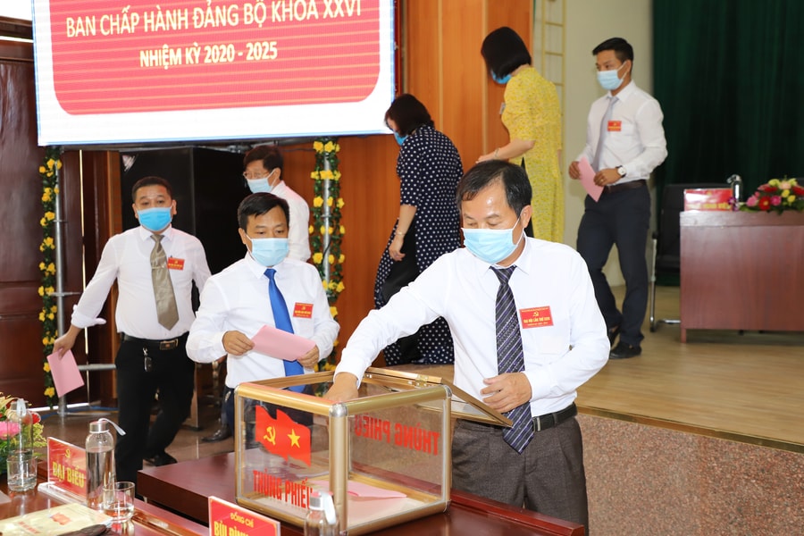 Danh sách Ban chấp hành, Ban Thường vụ Đảng ủy Trường ĐH Sư phạm kỹ thuật Vinh nhiệm kỳ 2020 - 2025