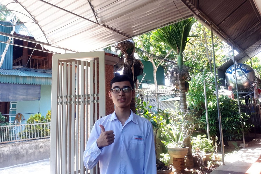 Nam sinh trường huyện đạt thủ khoa khối A và bí quyết 'không cần học quá nhiều'