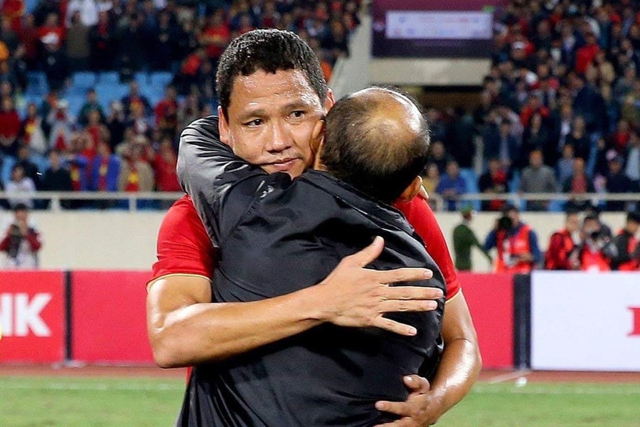 HLV Park Hang-seo thiếu trung phong, không thiếu thủ môn tốt