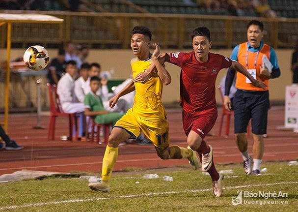 Cựu cầu thủ SLNA Nguyễn Đình Bảo chính thức gia nhập CLB Quảng Nam