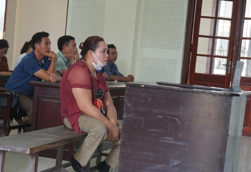 Cái 'bẫy' việc làm và 'mánh' chiếm đoạt tiền tỉ của người phụ nữ tàn tật