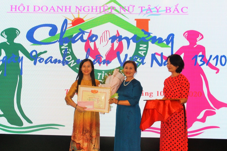 Sôi động 'Đêm doanh nhân nữ Tây Bắc 2020'