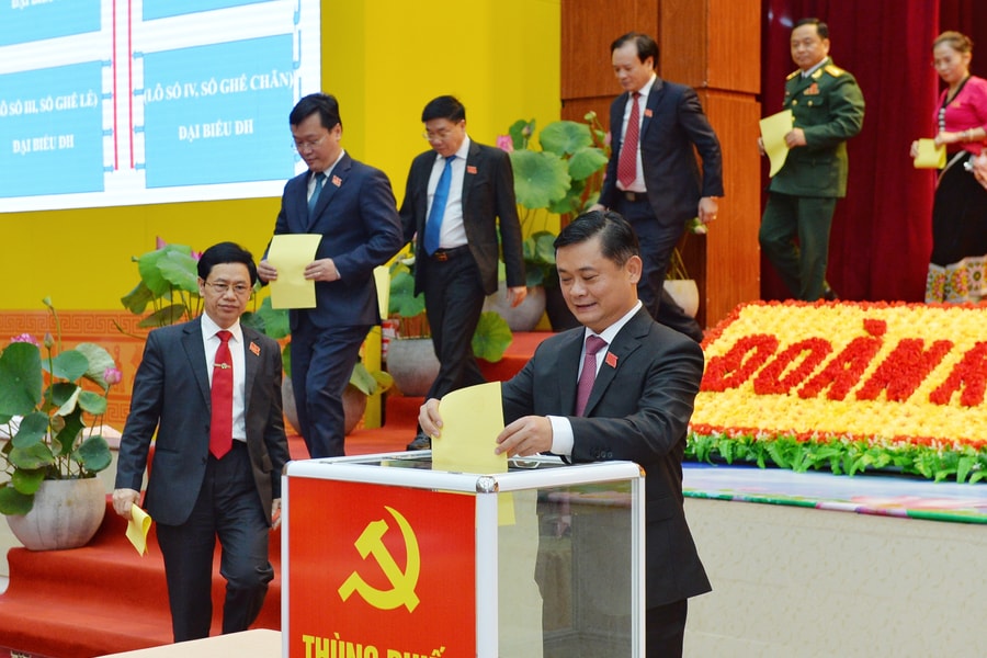 Bầu Ban Chấp hành Đảng bộ tỉnh Nghệ An lần thứ XIX, nhiệm kỳ 2020 - 2025