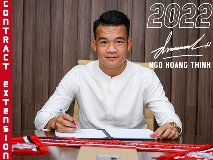 Tiền vệ Ngô Hoàng Thịnh ký hợp đồng mới với CLB TP.HCM