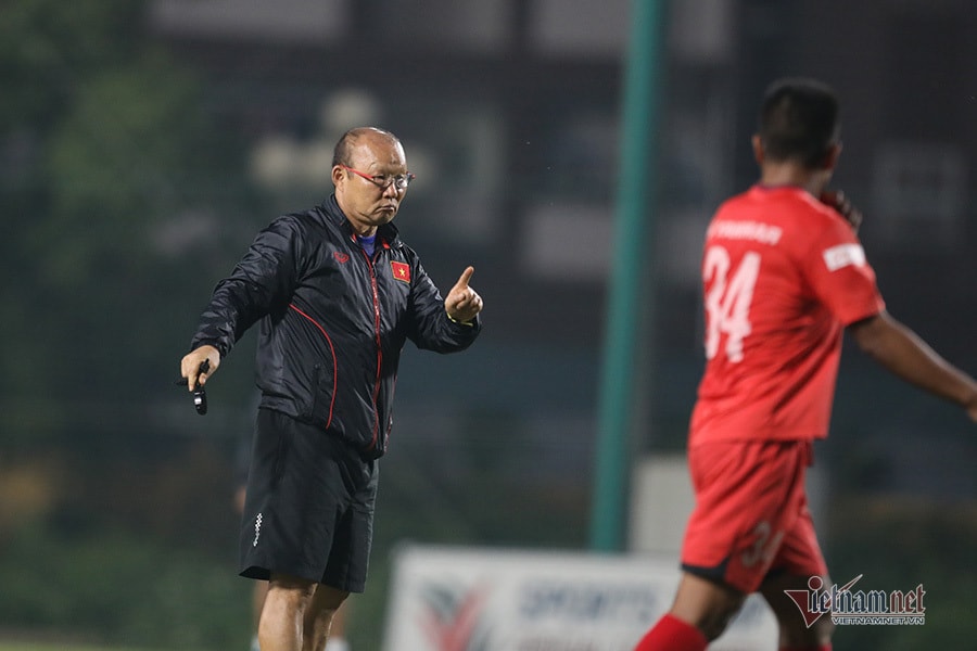 'Messi Hà Tĩnh' Lê Anh Đức giờ phát triển thế nào?; Thầy Park nổi giận với cầu thủ U22 Việt Nam