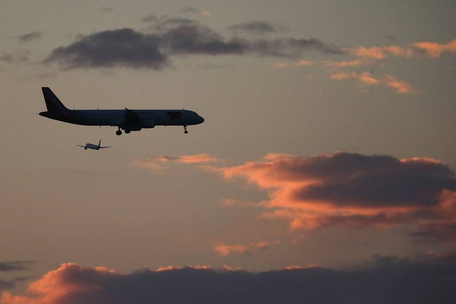 Ukraine bắt giữ 44 máy bay chở khách của Nga đến Crimea 