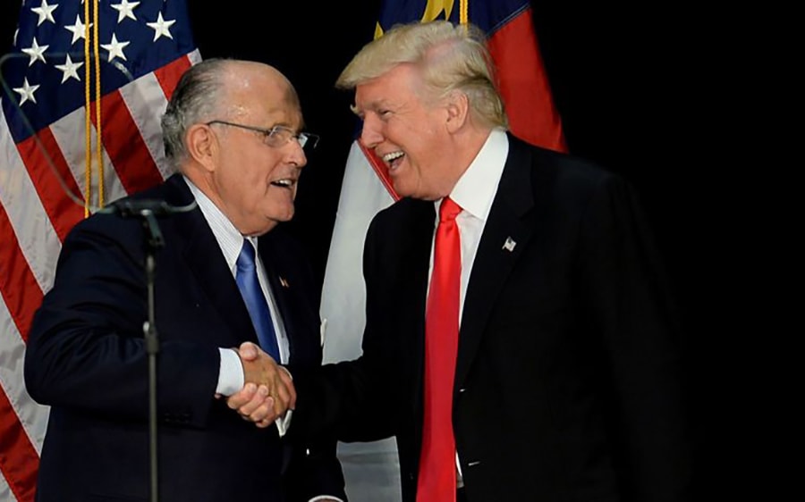 Ruddy Giuliani  và trọng trách 'lật ngược thế cờ' cho Donald Trump
