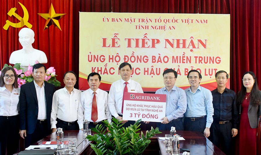 UBMTTQ tỉnh tiếp nhận 3 tỷ đồng từ Agribank hỗ trợ khắc phục hậu quả bão lụt