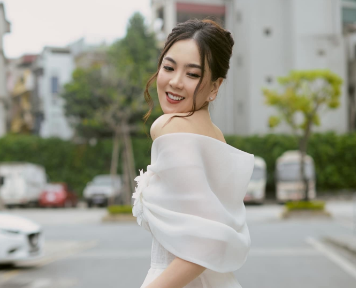 'Hoa hậu VTV' Mai Ngọc được khen mặc đẹp nhất tuần qua 