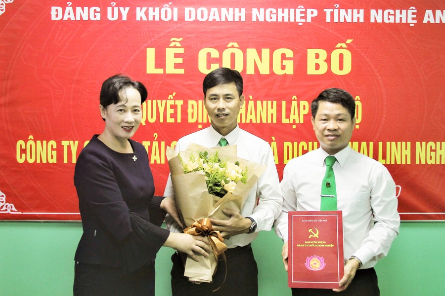 Đảng ủy Khối Doanh nghiệp Nghệ An công bố thành lập chi bộ Đảng tại một công ty cổ phần