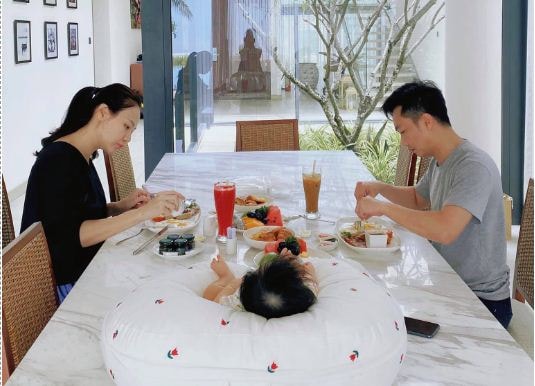 Bên trong biệt thự mới xây của vợ chồng Cường Đô La - Đàm Thu Trang