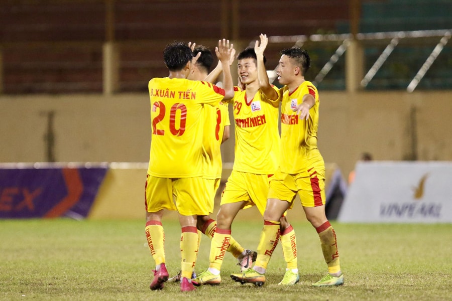 Thắng đậm Long An 5-1, U21 Sông Lam Nghệ An nuôi hy vọng vào bán kết