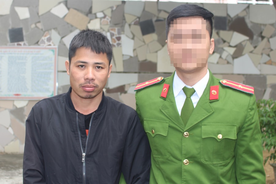 Khởi tố 'ma làng' bắt thương lái mua tôm đóng tiền 'bảo kê'