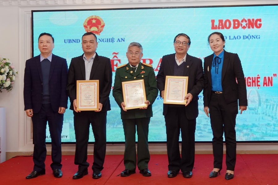 Trao giải cuộc thi bút ký, phóng sự '990 năm Đất và Người Nghệ An'