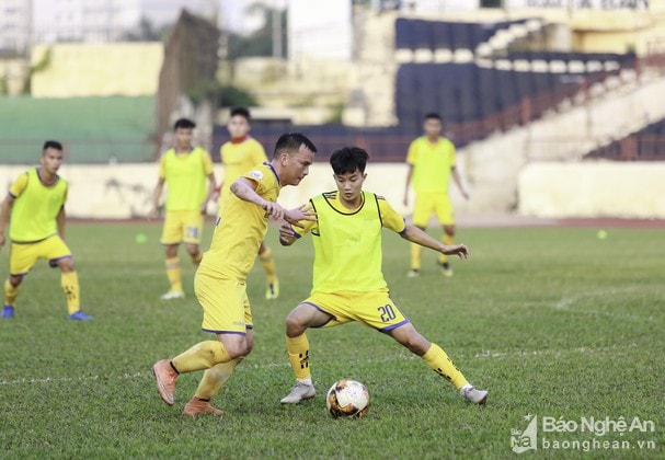 Tiền vệ U21 SLNA khoác áo CLB Phù Đổng