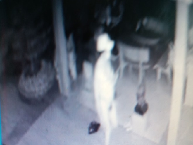 Trần truồng đột nhập vào nhà nguyên Trưởng phòng Giáo dục huyện