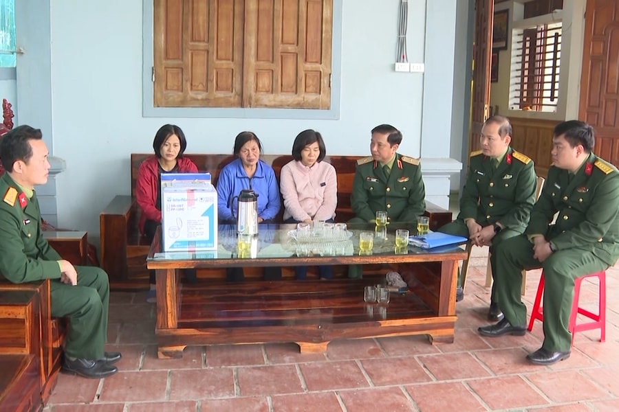 Tết ấm tình đồng đội của những gia đình thân nhân liệt sỹ hy sinh tại Rào Trăng 3 và Đoàn KTQP 337