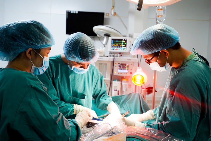 Bệnh viện Đa khoa Cửa Đông phẫu thuật thành công bệnh nhân bị nhồi máu hoại tử lách do xoắn