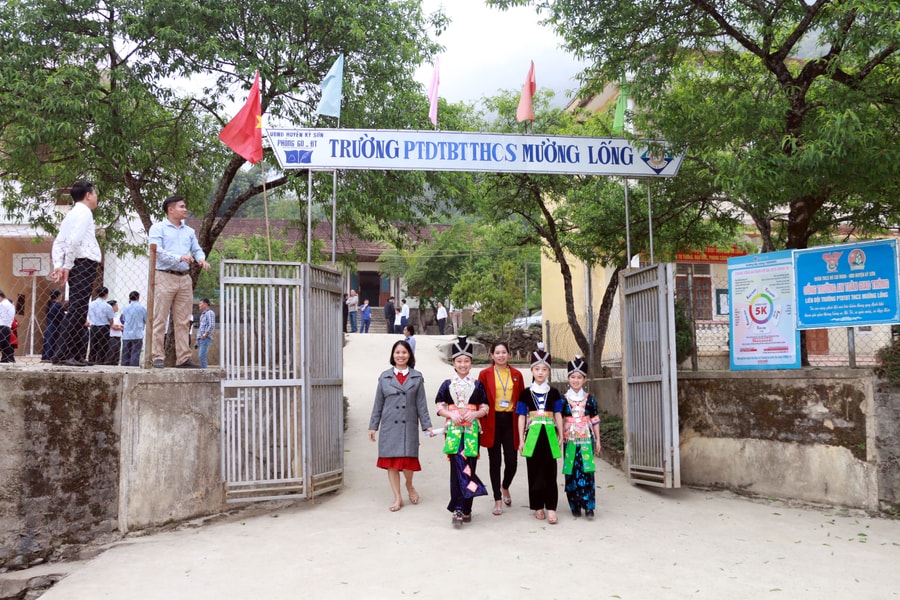 Sôi động mô hình trường phổ thông dân tộc bán trú ở miền Tây Nghệ An