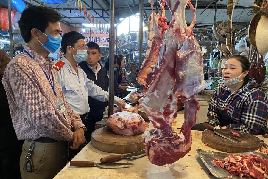 Nghệ An: Thịt trâu, bò ế ẩm dù bệnh viêm da nổi cục không lây sang người