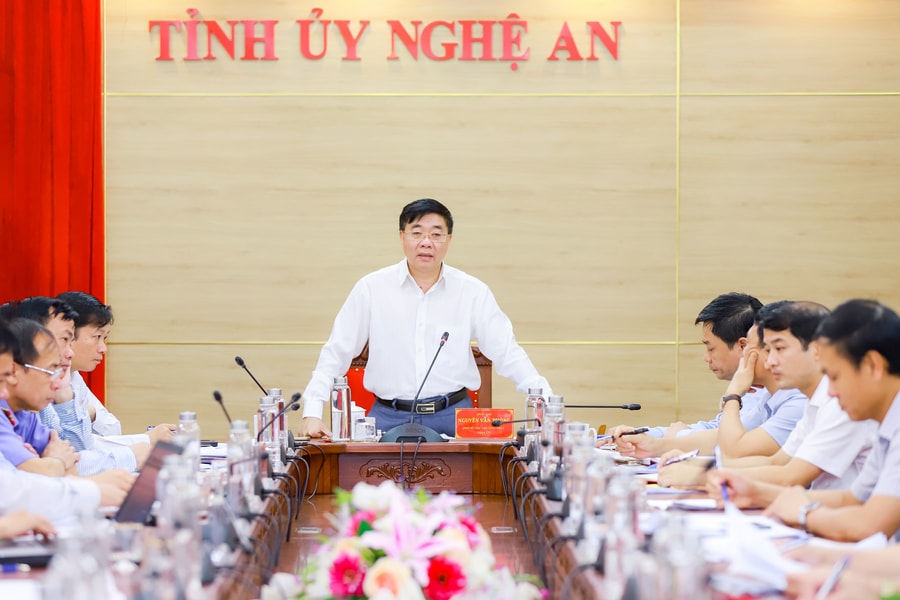 Phó Bí thư Thường trực Tỉnh ủy Nguyễn Văn Thông chủ trì giao ban khối Nội chính
