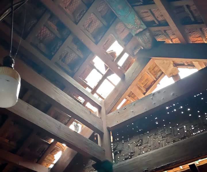 Lốc xoáy ở Kỳ Sơn làm hàng chục ngôi nhà bị tốc mái