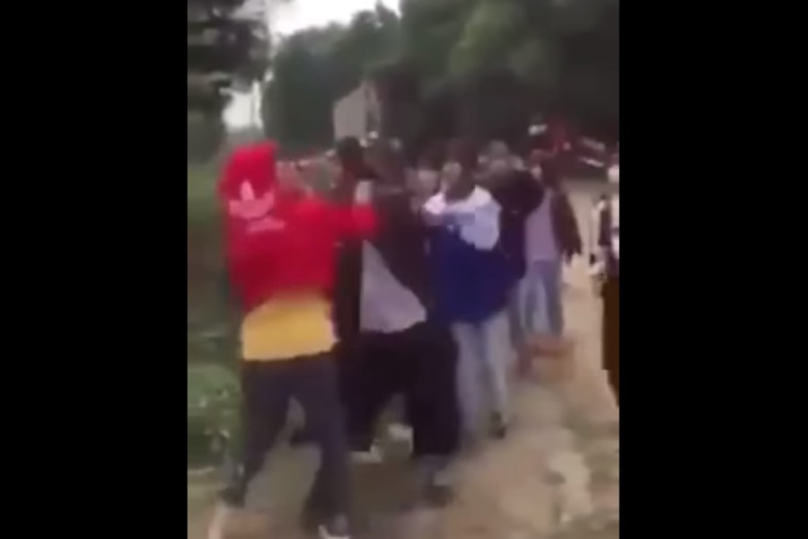 Nghệ An: Nhóm học sinh 4 trường rủ nhau đánh 'hội đồng' nữ sinh lớp 8