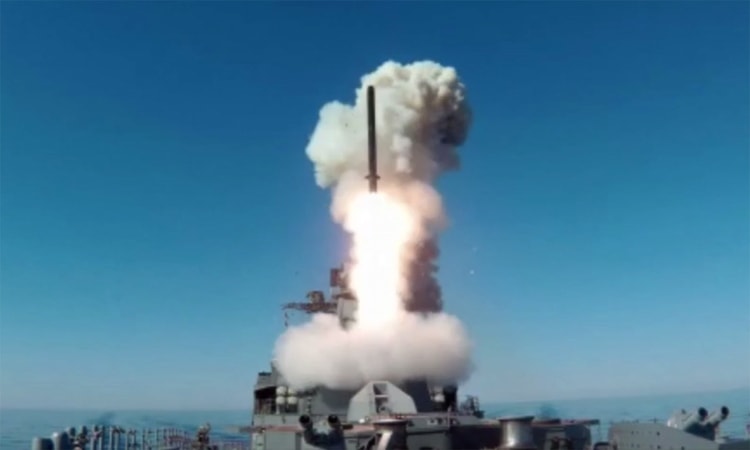Chiến hạm Nga phóng tên lửa diệt mục tiêu cách 1.000 km
