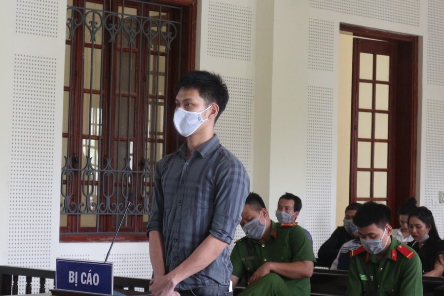 Tuyên án kẻ đổ xăng đốt đồng nghiệp vì nợ nần