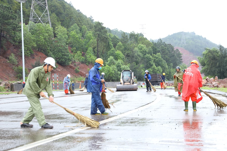 'Chăm sóc' những cung đường D4, N5