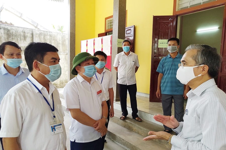 Phó Chủ tịch UBND tỉnh kiểm tra công tác chuẩn bị bầu cử tại các huyện dọc Quốc lộ 7