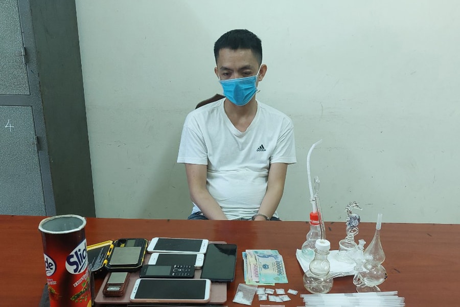 Bắt Kỷ 'Duy' - tay bán lẻ ma túy nhức nhối ở thị trấn huyện lúa