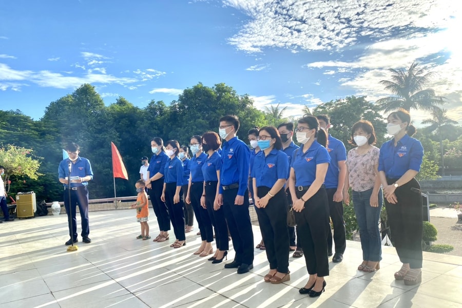 Sở Lao động-Thương binh và Xã hội dâng hương tưởng niệm các anh hùng liệt sỹ