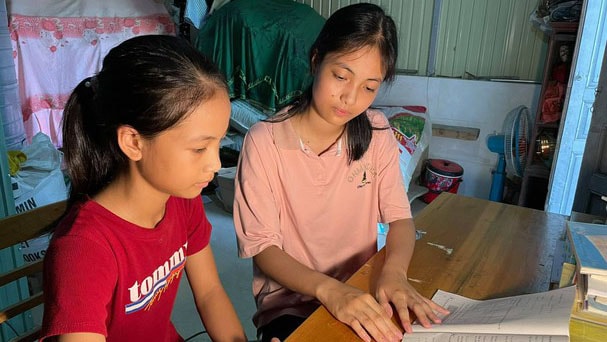 Bí quyết học giỏi của cô học trò nghèo Nghệ An lọt Top 10 khối C toàn quốc