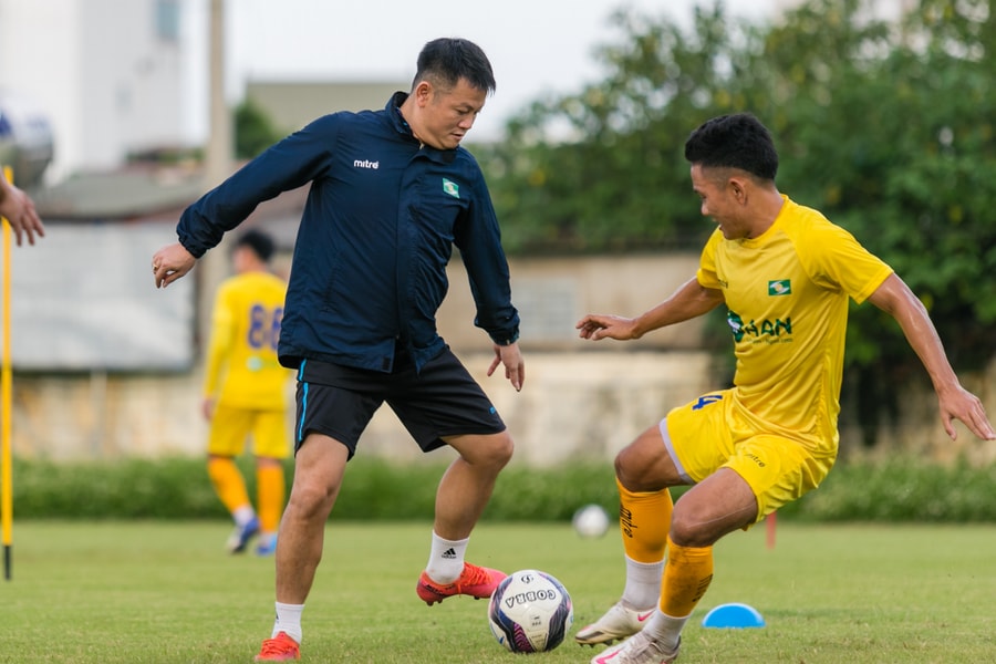 Phạm Văn Quyến trăn trở với hành trình phát triển bóng đá của các cầu thủ trẻ