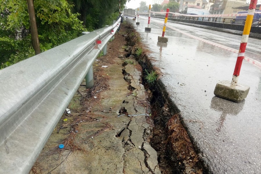 Nghệ An: Sụt lún nghiêm trọng Quốc lộ 1A đoạn ven sông Bùng, đe dọa tới an toàn giao thông