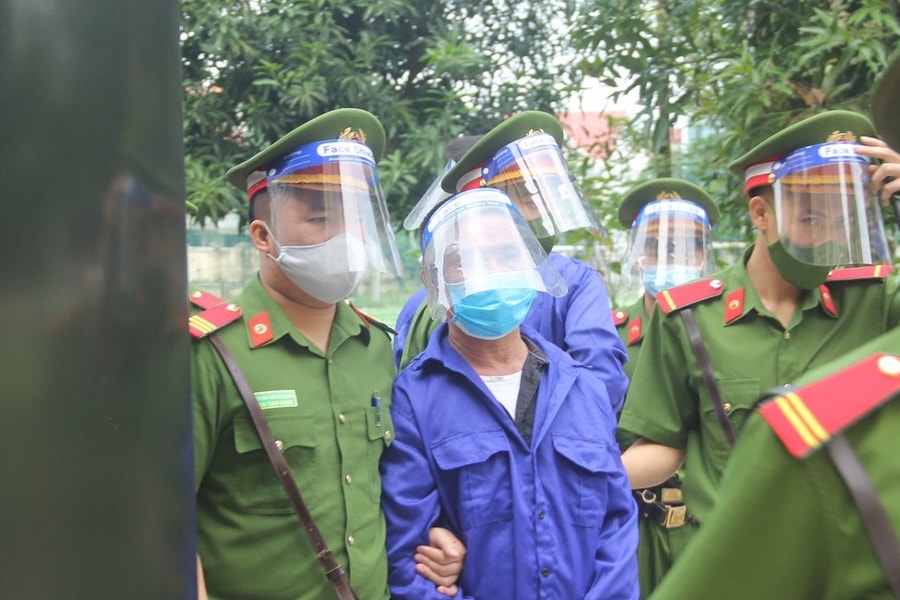 Tuyên tử hình 2 bị cáo 'dày' tiền án, buôn lượng lớn 'hàng trắng'